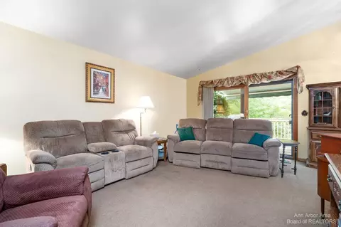 6523 Burnham Dr, Canton, MI 48187 photo 5