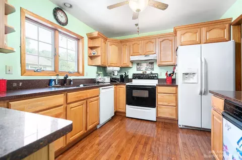 6523 Burnham Dr, Canton, MI 48187 photo 7