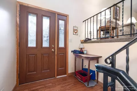 6523 Burnham Dr, Canton, MI 48187 photo 4