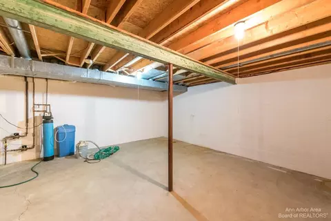 610 Echo Ct, Saline, MI 48176 photo 42