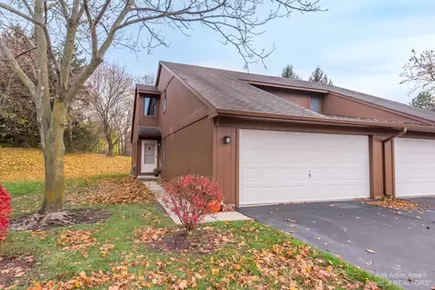 610 Echo Ct, Saline, MI 48176 photo 1