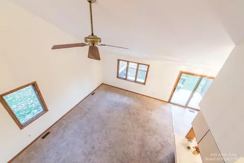 610 Echo Ct, Saline, MI 48176 photo 32