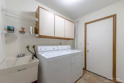 610 Echo Ct, Saline, MI 48176 photo 37