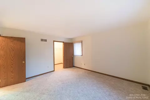 610 Echo Ct, Saline, MI 48176 photo 20