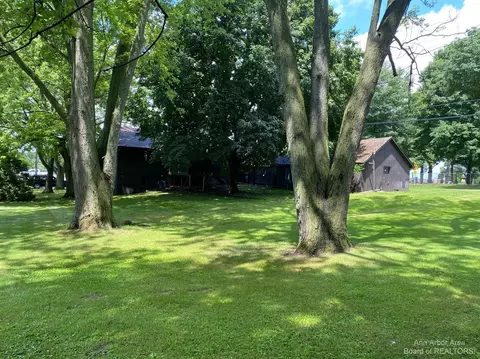 2490 Baker, Dexter, MI 48130 photo 15