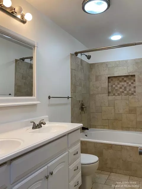 2490 Baker, Dexter, MI 48130 photo 8
