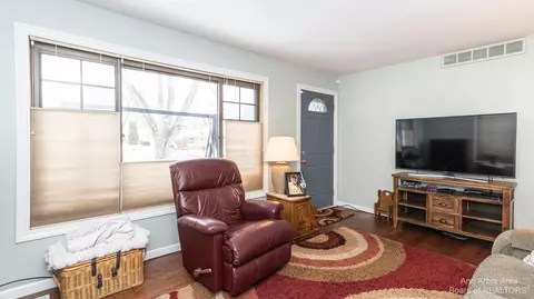 47 Tower Dr, Saline, MI 48176 photo 8