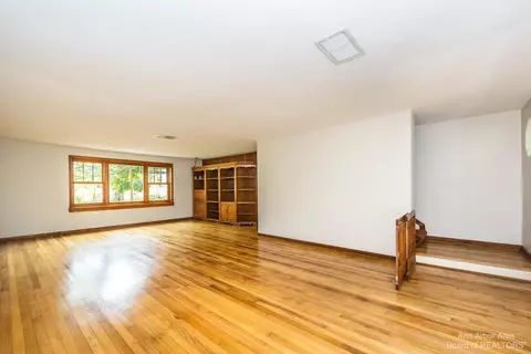 9260 Willis Rd, Willis, MI 48191 photo 6