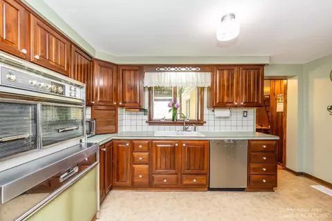 9260 Willis Rd, Willis, MI 48191 photo 8