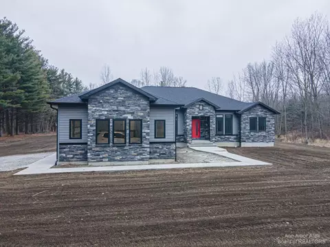 6311 Hivon Rd, Carleton, MI 48117 photo 3
