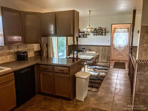 9732 Moon Rd, Saline, MI 48176 photo 7