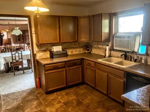 9732 Moon Rd, Saline, MI 48176 photo 3