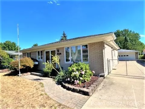 25639 Rusty St, Taylor, MI 48180 photo 2