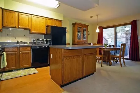 527 Echo Ct, Saline, MI 48176 photo 6