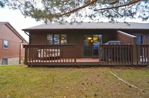 527 Echo Ct, Saline, MI 48176 photo 3