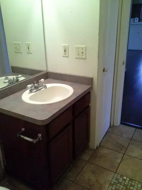 39266 Commons Dr, Romulus, MI 48174 photo 8
