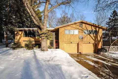1422 Macgregor Ln, Ann Arbor, MI 48105 photo 2