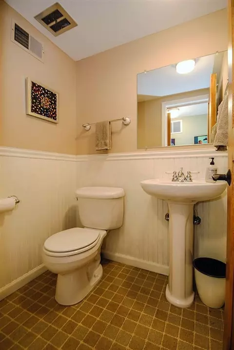 1422 Macgregor Ln, Ann Arbor, MI 48105 photo 35