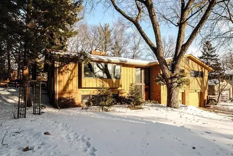 1422 Macgregor Ln, Ann Arbor, MI 48105 photo 3