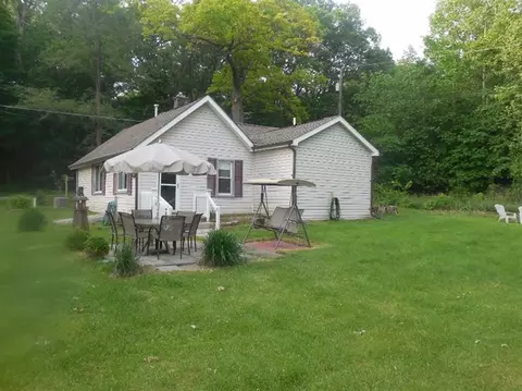 1908 Darwin, Pinckney, MI 48169 photo 3
