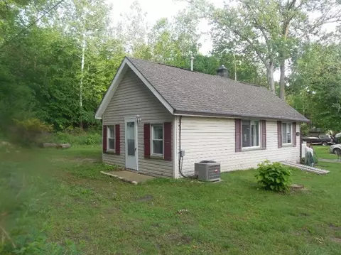 1908 Darwin, Pinckney, MI 48169 photo 2