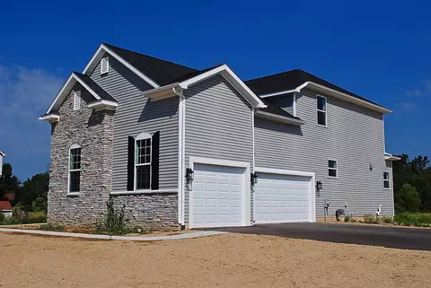 11370 Castleton Ct, Dexter, MI 48130 photo 2