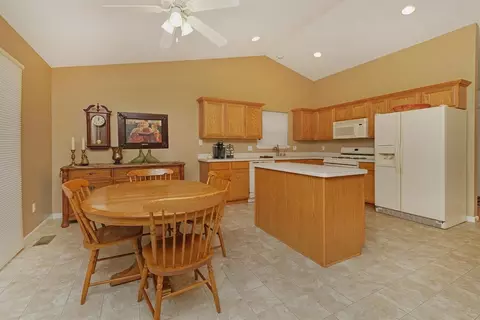 21766 Raspberry Rdg, Pinckney, MI 48169 photo 4