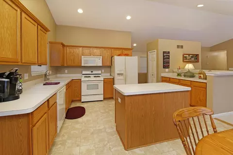 21766 Raspberry Rdg, Pinckney, MI 48169 photo 3