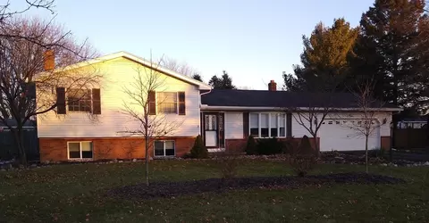 6929 Coachlite Dr, Tecumseh, MI 49286 photo 1