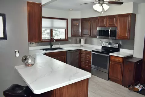 6929 Coachlite Dr, Tecumseh, MI 49286 photo 3