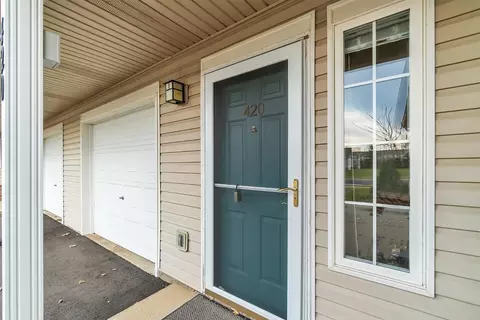 420 Lancaster Ct, Saline, MI 48176 photo 4