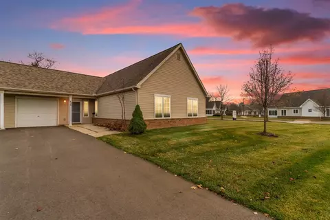 420 Lancaster Ct, Saline, MI 48176 photo 1