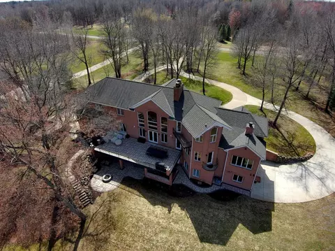 10023 Applegate Ln, Brighton, MI 48114 photo 8