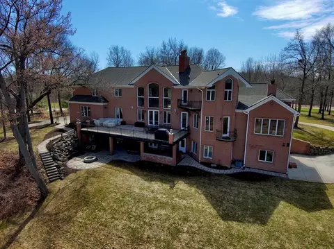 10023 Applegate Ln, Brighton, MI 48114 photo 6