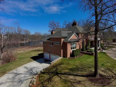 10023 Applegate Ln, Brighton, MI 48114 photo 7