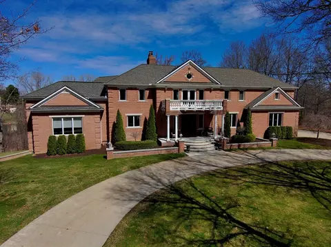 10023 Applegate Ln, Brighton, MI 48114 photo 1