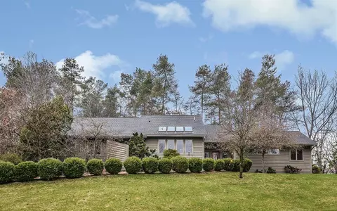 3828 E Pineview Dr, Dexter, MI 48130 photo 1