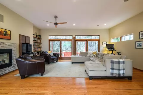 3828 E Pineview Dr, Dexter, MI 48130 photo 10
