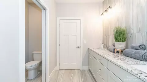 41 Gallery Pointe Dr, Saline, MI 48176 photo 18