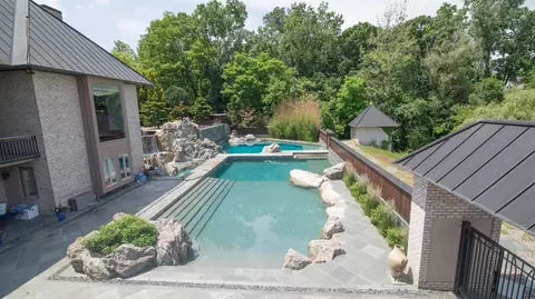2997 Devonshire Rd, Ann Arbor, MI 48104 photo 5