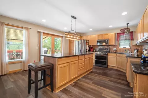 265 Warner Pl, Saline, MI 48176 photo 16