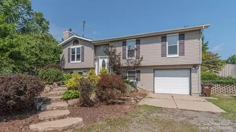 2992 Henry Rd, Jackson, MI 49201 photo 2