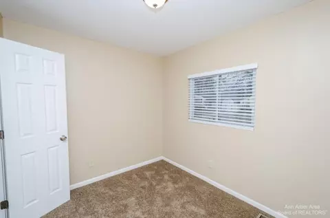 15802 Springhill St, Romulus, MI 48174 photo 3