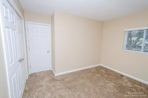 15802 Springhill St, Romulus, MI 48174 photo 9