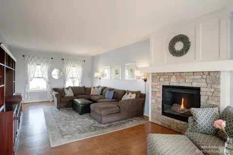 7272 S Pinefield Dr, Dexter, MI 48130 photo 5