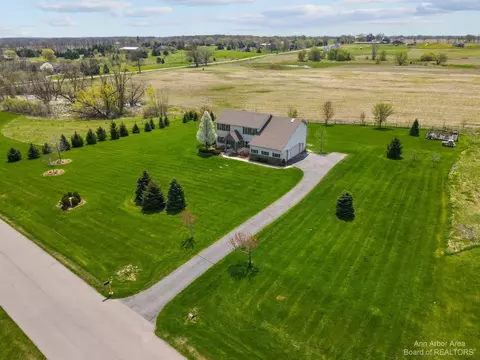 7272 S Pinefield Dr, Dexter, MI 48130 photo 2