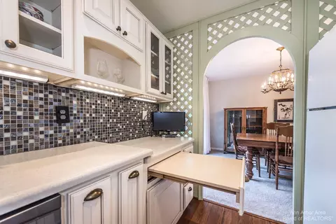 2000 Delafield Dr, Ann Arbor, MI 48105 photo 13