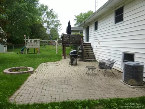 330 E Franklin St, Clinton, MI 49236 photo 33