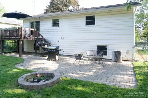 330 E Franklin St, Clinton, MI 49236 photo 47