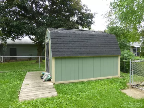 330 E Franklin St, Clinton, MI 49236 photo 44